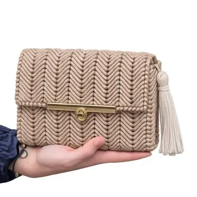 Clutch de malla plástica modelo Cris - CreatuKit