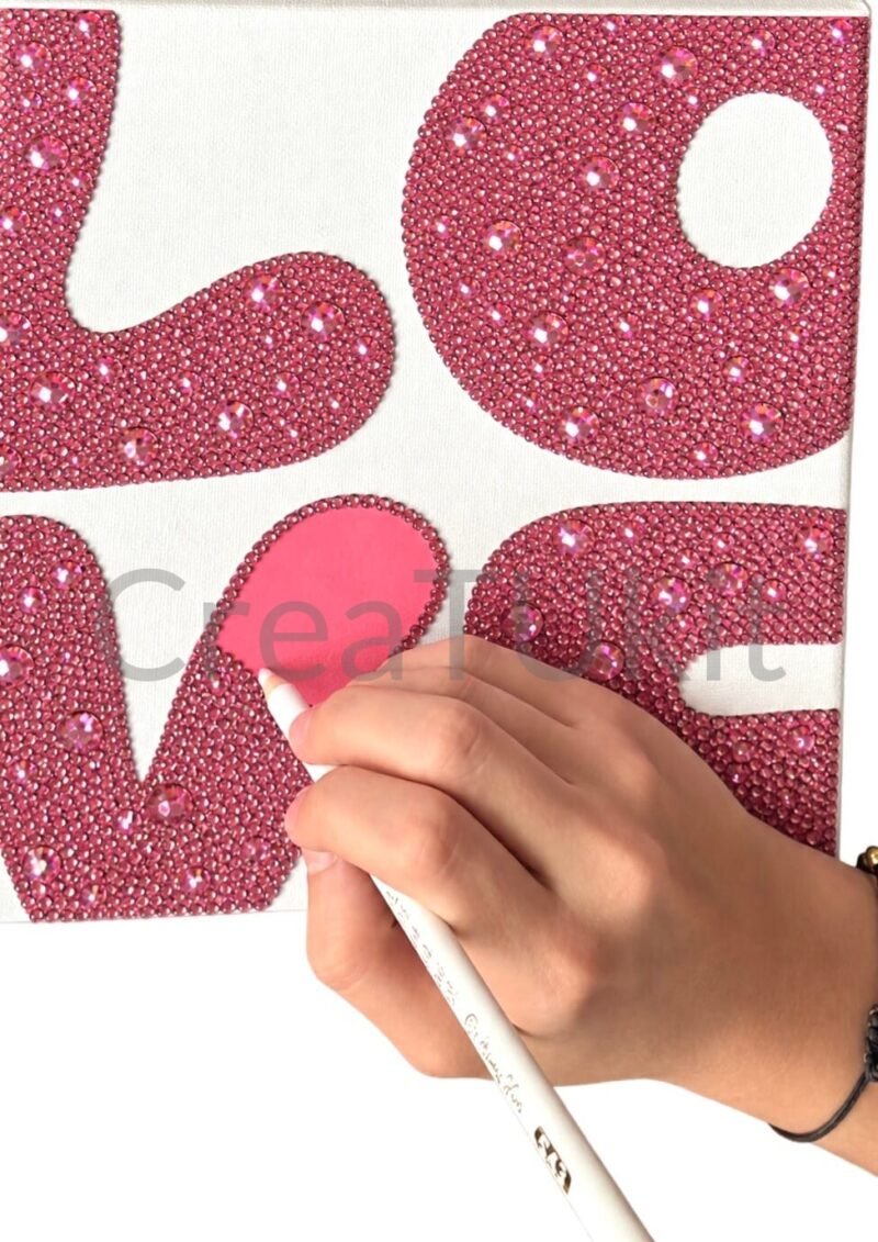 Kit de bedazzling Love terminado